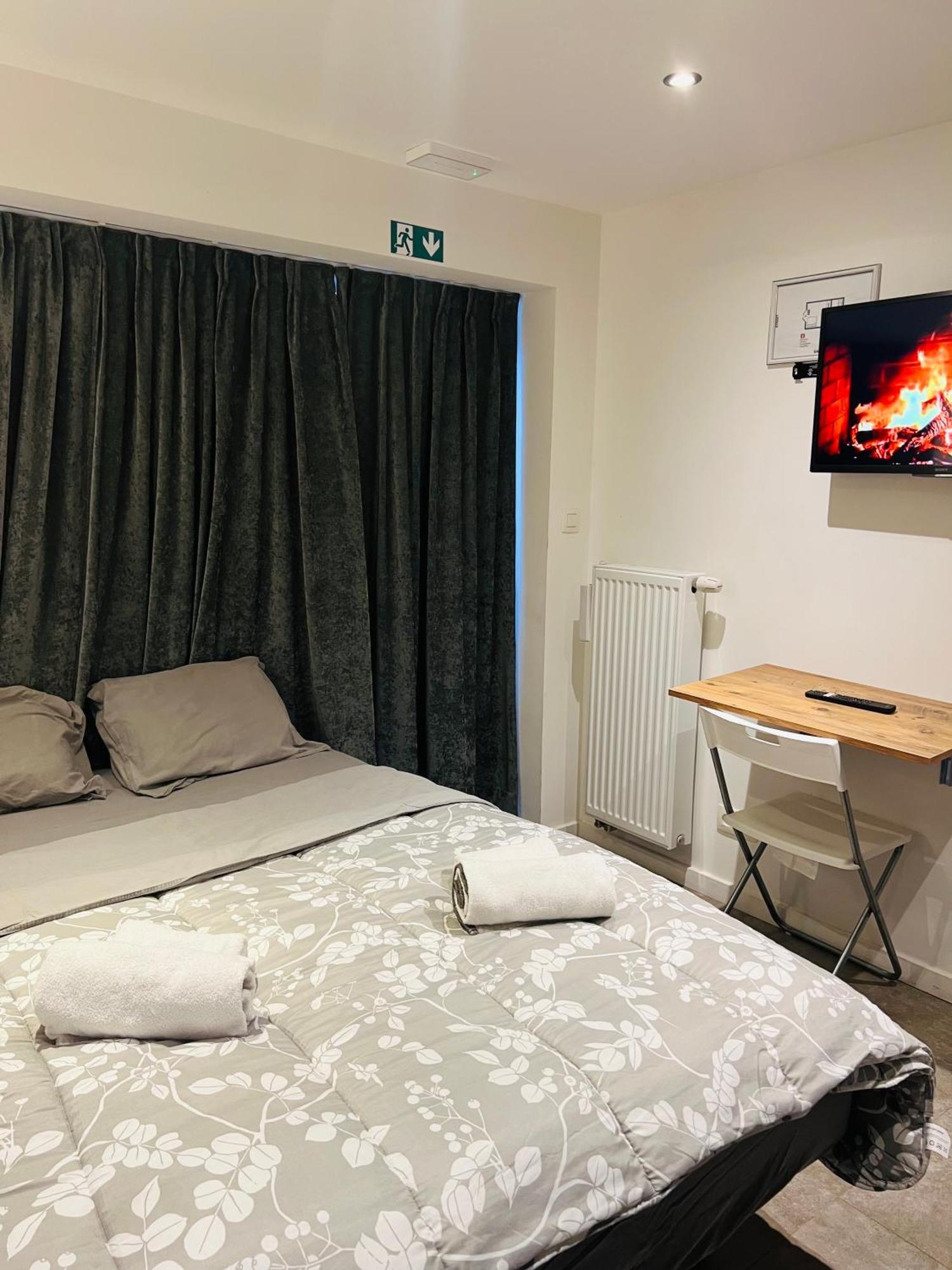 ホテル Cosy メッヒェレン エクステリア 写真
